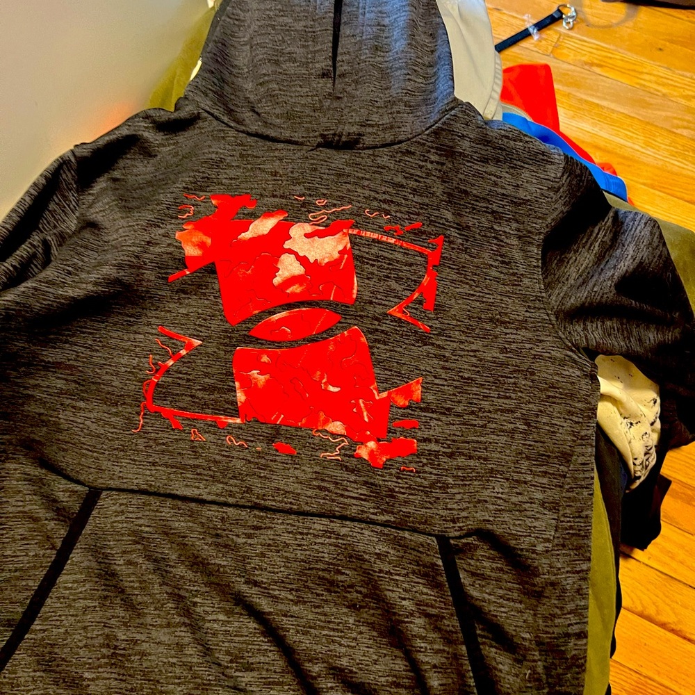 Youth Large Under Armour hoodie